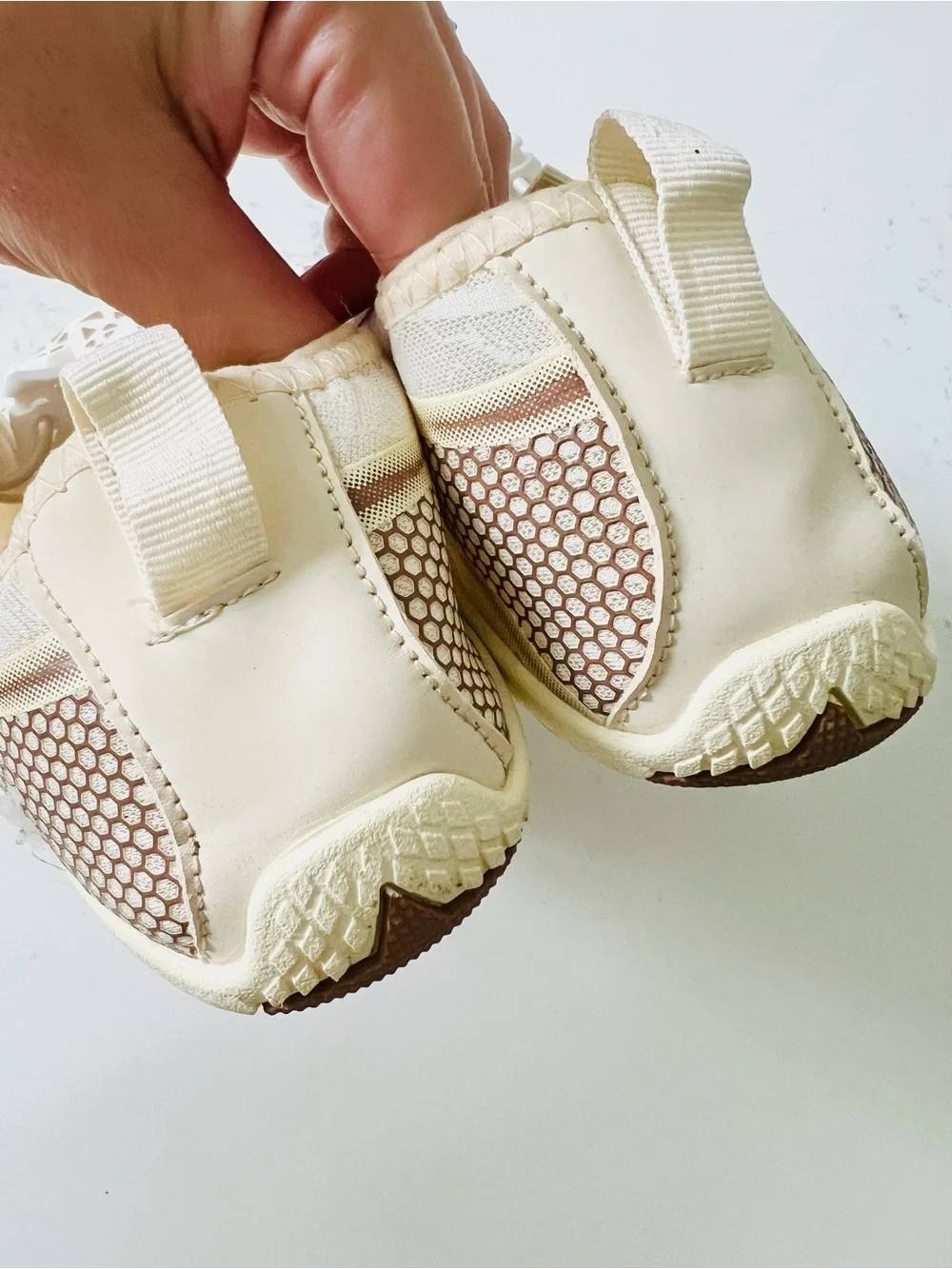 Barefoot Aqua shoes Light Beige suitable for swimming, beach & hiking size 9.5